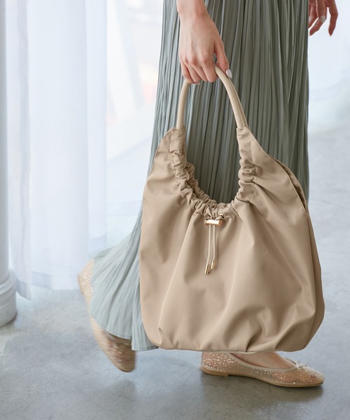 ROPE' PICNIC(ロペピクニック)の「【撥水加工】ドロストリングギャザートートバッグ(トートバッグ・レディース・ブルー/ブラック/ベージュ・FREE)」の3枚目の写真