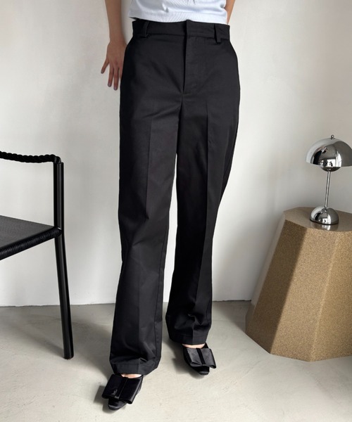FUULLY STUDIO（フーリィーステューディオ）の「TCツイルストレートパンツ（チノパンツ・レディース・グレー/ブラック・SMALL/MEDIUM/LARGE）」の5枚目の写真