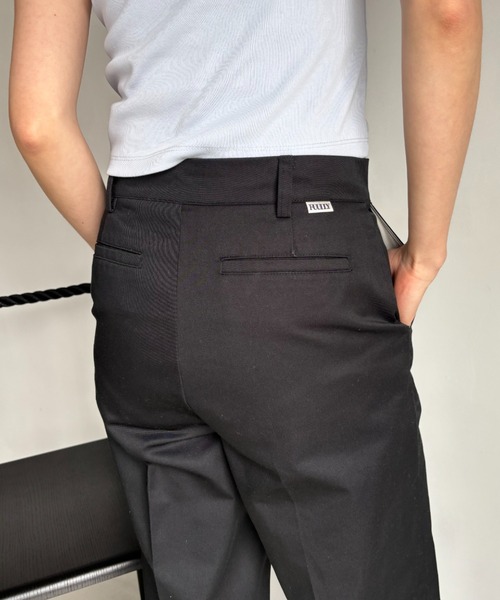 FUULLY STUDIO（フーリィーステューディオ）の「TCツイルストレートパンツ（チノパンツ・レディース・グレー/ブラック・SMALL/MEDIUM/LARGE）」の6枚目の写真
