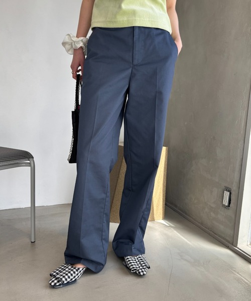 FUULLY STUDIO（フーリィーステューディオ）の「TCツイルストレートパンツ（チノパンツ・レディース・グレー/ブラック・SMALL/MEDIUM/LARGE）」の10枚目の写真
