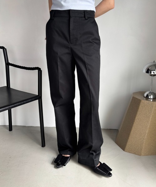 FUULLY STUDIO（フーリィーステューディオ）の「TCツイルストレートパンツ（チノパンツ・レディース・グレー/ブラック・SMALL/MEDIUM/LARGE）」の3枚目の写真