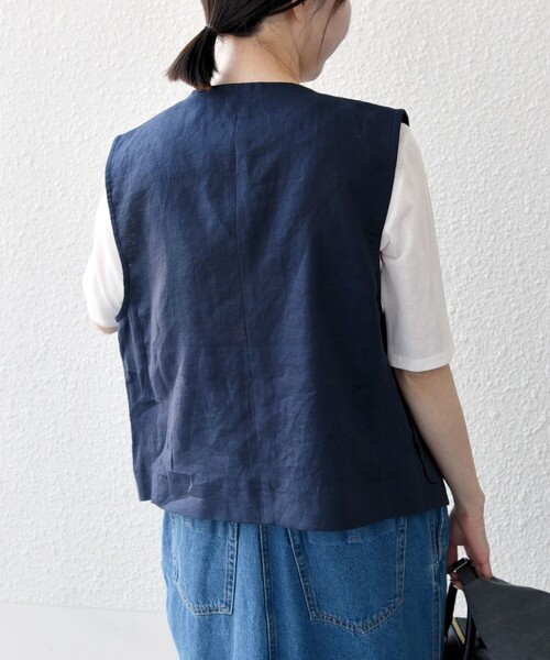 SHIPS any（シップス エニィ）の「SHIPS any:〈洗濯機可能〉ヨーロピアンフラックス リネン  Vネック コンパクト ベスト（ベスト・レディース・ブラウン/ネイビー・ONE SIZE）」の14枚目の写真