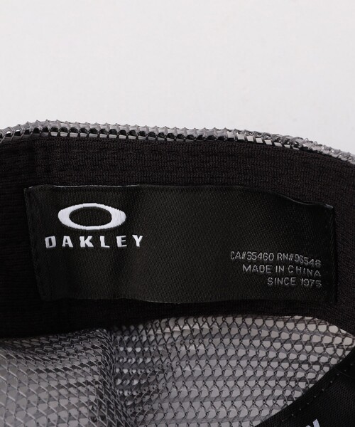 FREAK'S STORE(フリークスストア)の「限定展開 OAKLEY/オークリー Latitude Arc Cap / FOS901522(キャップ・メンズ・ブラック/グリーン・フリ-)」の6枚目の写真