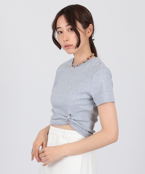 SUWDEE(スーディー)の「crew neck cropped design t-shirt(Tシャツ/カットソー・レディース・グレー/ブラック・FREE)」の2枚目の写真