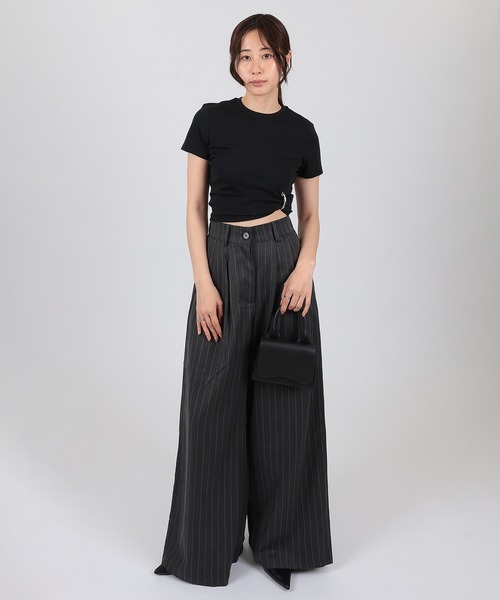 SUWDEE(スーディー)の「crew neck cropped design t-shirt(Tシャツ/カットソー・レディース・グレー/ブラック・FREE)」の3枚目の写真