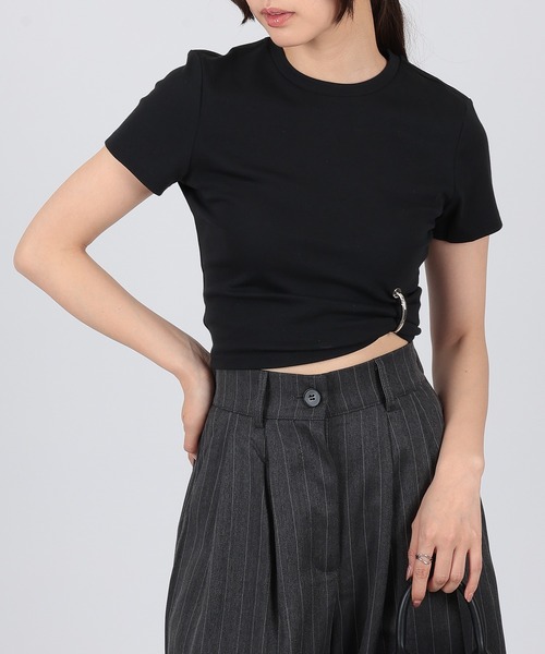 SUWDEE(スーディー)の「crew neck cropped design t-shirt(Tシャツ/カットソー・レディース・グレー/ブラック・FREE)」の4枚目の写真