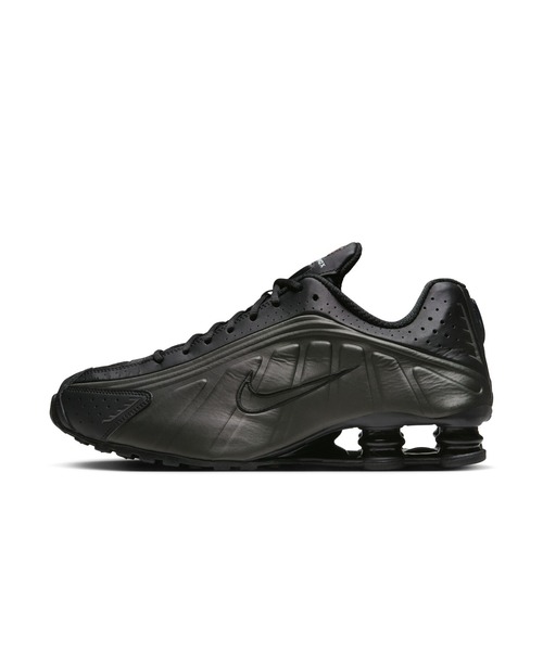 NIKE(ナイキ)の「SHOX R4(スニーカー・メンズ・ブラック・26.5cm/27.0cm/27.5cm/28.0cm/28.5cm/26.0cm/25.5cm)」の2枚目の写真