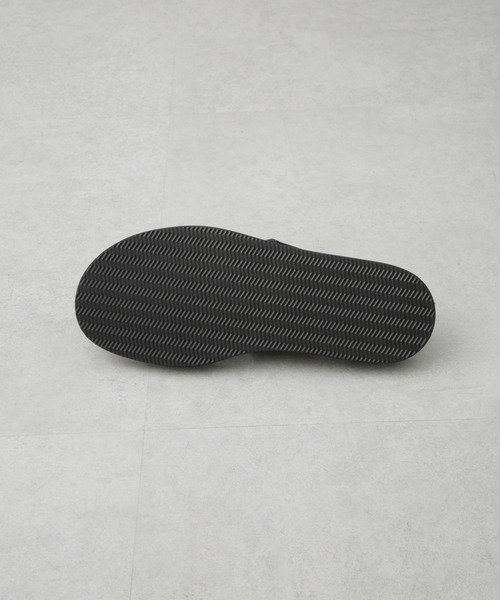 PADRONE(パドローネ)の「PADRONE THE STANDARD LINE/別注 THONG SANDAL / トングレザーサンダル(サンダル・メンズ・ブラック・40/41/42)」の3枚目の写真