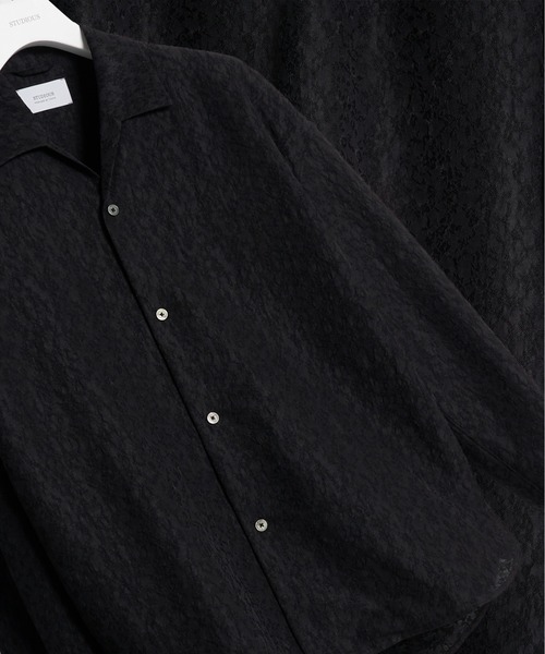 STUDIOUS(ステュディオス)の「FLOWER JACQUARD SHIRTS(シャツ/ブラウス・メンズ・ライトブルーグレー/ブラック・2/1)」の1枚目の写真