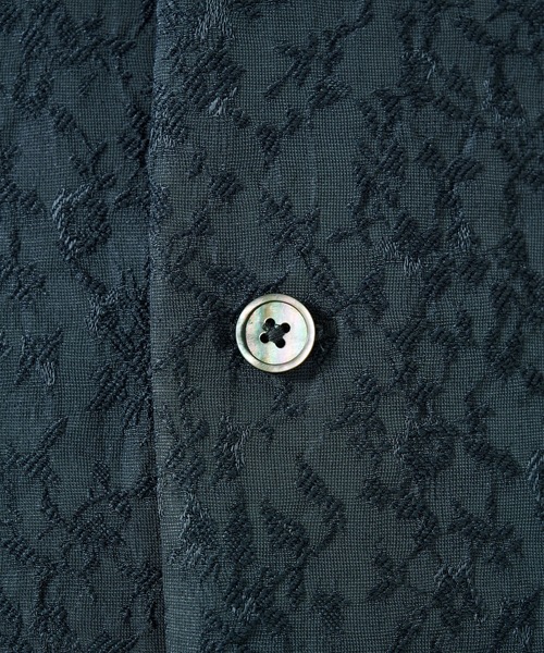 STUDIOUS(ステュディオス)の「FLOWER JACQUARD SHIRTS(シャツ/ブラウス・メンズ・ライトブルーグレー/ブラック・2/1)」の7枚目の写真