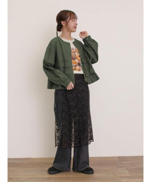 Samansa Mos2(サマンサ モスモス)の「フリルジップブルゾン(ブルゾン・レディース・カーキ/オフホワイト/グレー/チャコールグレー・F)」の8枚目の写真