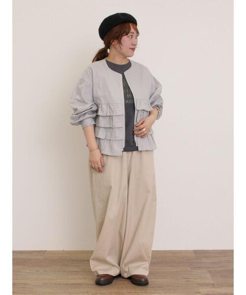 Samansa Mos2(サマンサ モスモス)の「フリルジップブルゾン(ブルゾン・レディース・カーキ/オフホワイト/グレー/チャコールグレー・F)」の19枚目の写真