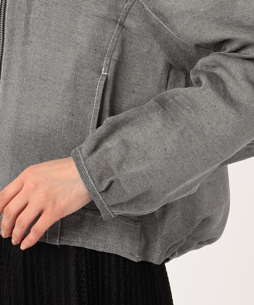 Gabardine K.T(ギャバジンケーティー)の「紙ビエラ ライダース風のブルゾン(ブルゾン・レディース・ホワイト・9号/7号/5号)」の21枚目の写真
