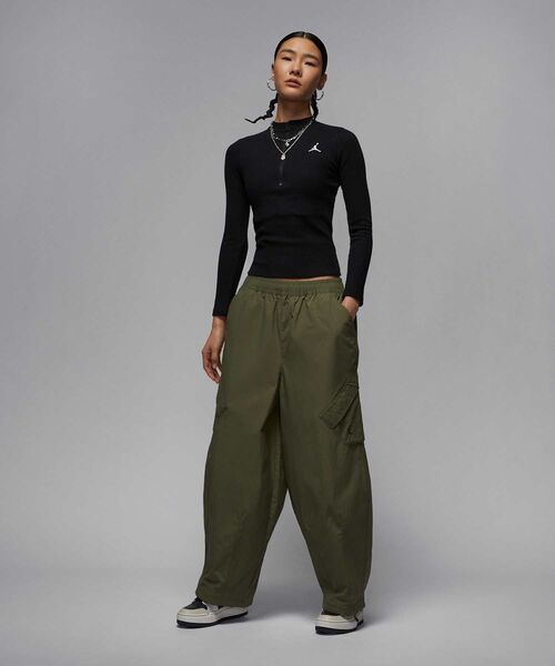 JORDAN BRAND(ジョーダンブランド)の「ジョーダン フライト シカゴ ウィメンズ パラシュート パンツ / Jordan Flight Chicago Women's Parachute Pants HM6145-222 Medium Olive(その他パンツ・レディース・オリーブ・S/M/L/XL/XS)」の3枚目の写真