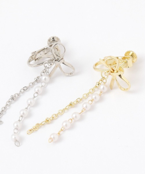 LAKOLE(ラコレ)の「ロングパールチェーンリボンイヤリング / 323744(イヤリング・レディース・その他1/その他2・FREE)」の3枚目の写真