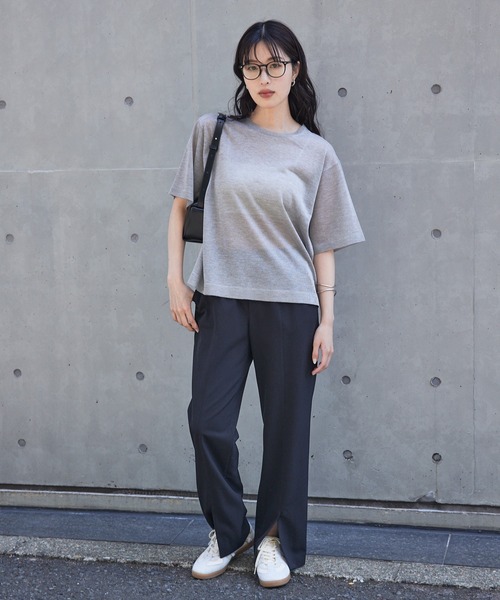 qualite(カリテ)の「【上品な透け感】シャイニーニットT/シアーTシャツ/夏服/サマーニット(Tシャツ/カットソー・レディース・ゴールド/オフホワイト/グレー・フリー)」の8枚目の写真