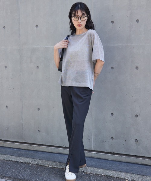 qualite(カリテ)の「【上品な透け感】シャイニーニットT/シアーTシャツ/夏服/サマーニット(Tシャツ/カットソー・レディース・ゴールド/オフホワイト/グレー・フリー)」の9枚目の写真