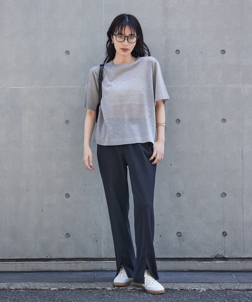 qualite(カリテ)の「【上品な透け感】シャイニーニットT/シアーTシャツ/夏服/サマーニット(Tシャツ/カットソー・レディース・ゴールド/オフホワイト/グレー・フリー)」の6枚目の写真