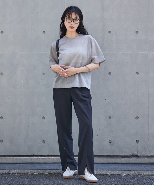 qualite(カリテ)の「【上品な透け感】シャイニーニットT/シアーTシャツ/夏服/サマーニット(Tシャツ/カットソー・レディース・ゴールド/オフホワイト/グレー・フリー)」の7枚目の写真