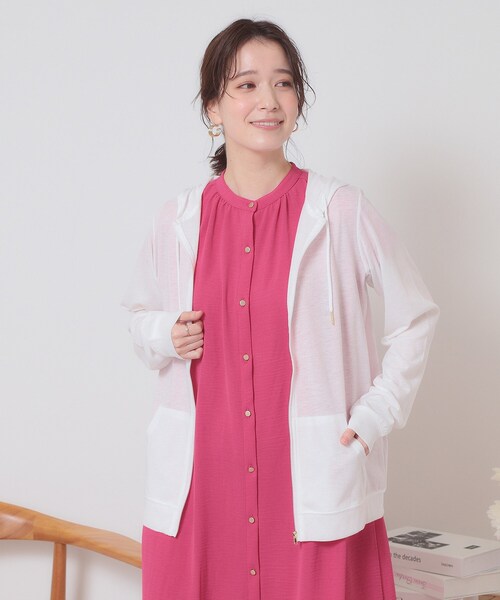 ITS'DEMO（イッツデモ）の「【定番人気／手洗い可／M・L展開】UVカットパーカ（パーカー・レディース・ネイビー/ライトグレー/レッド系1/ブラック/オフホワイト/ブルー・38/40）」の10枚目の写真