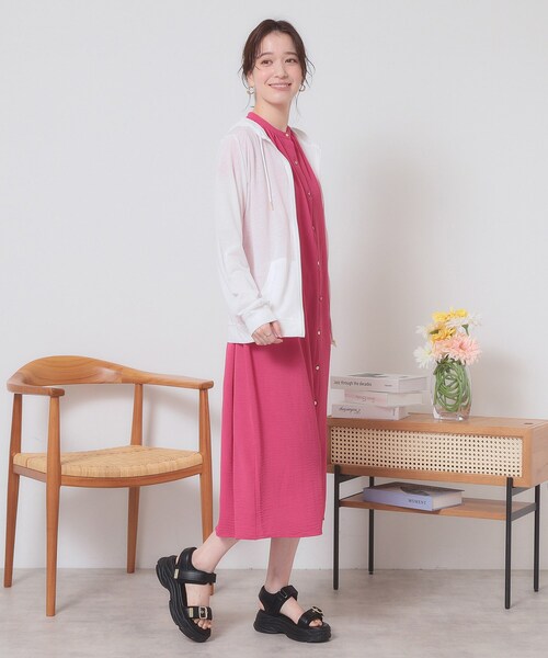 ITS'DEMO（イッツデモ）の「【定番人気／手洗い可／M・L展開】UVカットパーカ（パーカー・レディース・ネイビー/ライトグレー/レッド系1/ブラック/オフホワイト/ブルー・38/40）」の11枚目の写真