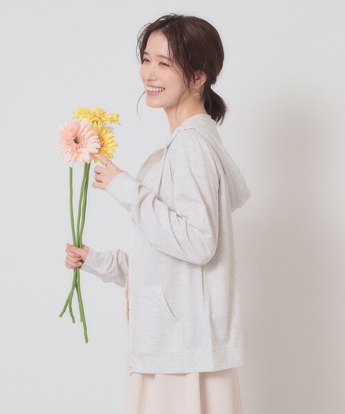 ITS'DEMO（イッツデモ）の「【定番人気／手洗い可／M・L展開】UVカットパーカ（パーカー・レディース・ネイビー/ライトグレー/レッド系1/ブラック/オフホワイト/ブルー・38/40）」の14枚目の写真