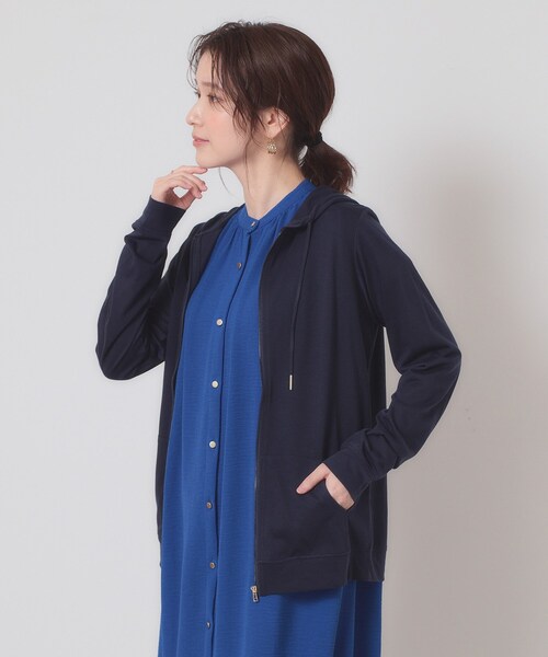 ITS'DEMO（イッツデモ）の「【定番人気／手洗い可／M・L展開】UVカットパーカ（パーカー・レディース・ネイビー/ライトグレー/レッド系1/ブラック/オフホワイト/ブルー・38/40）」の17枚目の写真