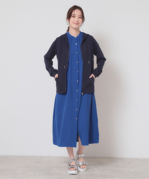 ITS'DEMO（イッツデモ）の「【定番人気／手洗い可／M・L展開】UVカットパーカ（パーカー・レディース・ネイビー/ライトグレー/レッド系1/ブラック/オフホワイト/ブルー・38/40）」の18枚目の写真