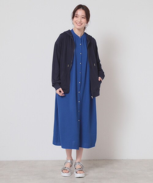 ITS'DEMO（イッツデモ）の「【定番人気／手洗い可／M・L展開】UVカットパーカ（パーカー・レディース・ネイビー/ライトグレー/レッド系1/ブラック/オフホワイト/ブルー・38/40）」の19枚目の写真