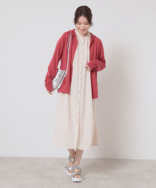 ITS'DEMO（イッツデモ）の「【定番人気／手洗い可／M・L展開】UVカットパーカ（パーカー・レディース・ネイビー/ライトグレー/レッド系1/ブラック/オフホワイト/ブルー・38/40）」の22枚目の写真