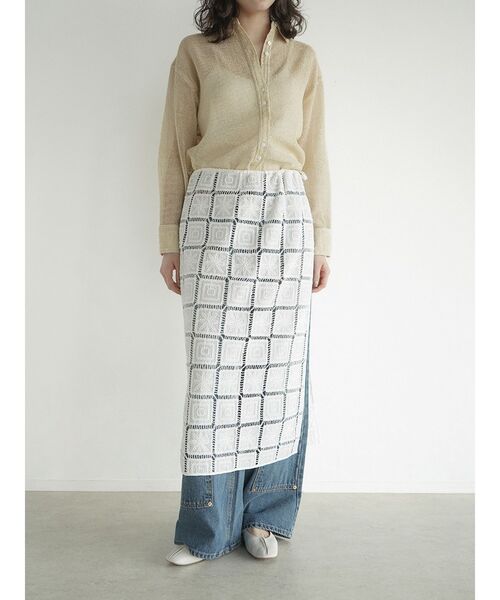 FIKA.(フィーカ)の「Cord embroidery wrap skirt(スカート・レディース・ブラック/オフホワイト・MEDIUM)」の4枚目の写真