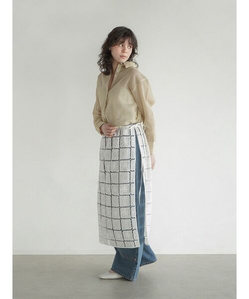 FIKA.(フィーカ)の「Cord embroidery wrap skirt(スカート・レディース・ブラック/オフホワイト・MEDIUM)」の9枚目の写真