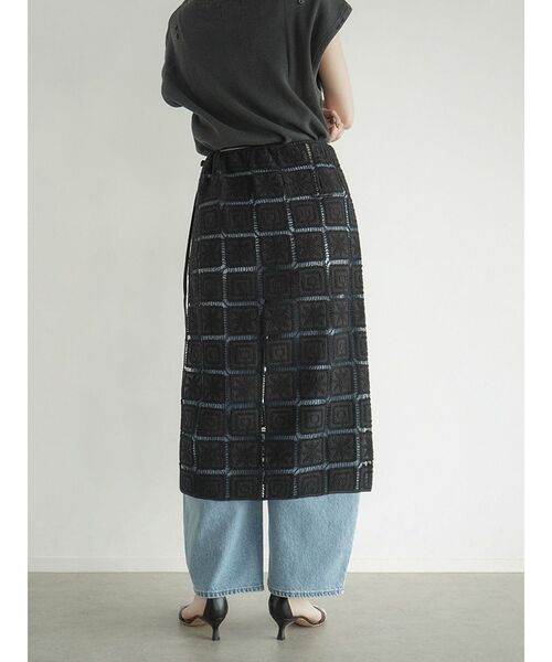 FIKA.(フィーカ)の「Cord embroidery wrap skirt(スカート・レディース・ブラック/オフホワイト・MEDIUM)」の13枚目の写真