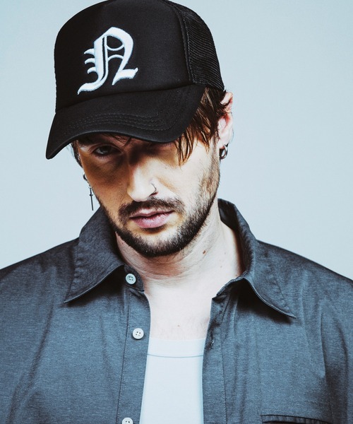 NO ID.(ノーアイディ)の「【NO ID.】Initial Embroidery Cap / イニシャル エンブロイダリー キャップ(キャップ・メンズ・ブラック/ホワイト・ONE SIZE)」の10枚目の写真