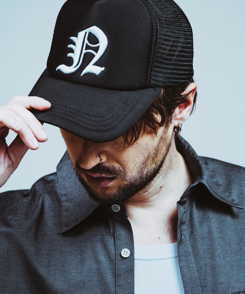 NO ID.(ノーアイディ)の「【NO ID.】Initial Embroidery Cap / イニシャル エンブロイダリー キャップ(キャップ・メンズ・ブラック/ホワイト・ONE SIZE)」の15枚目の写真