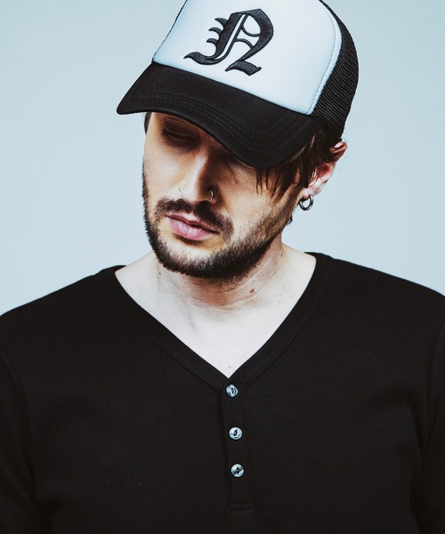 NO ID.(ノーアイディ)の「【NO ID.】Initial Embroidery Cap / イニシャル エンブロイダリー キャップ(キャップ・メンズ・ブラック/ホワイト・ONE SIZE)」の16枚目の写真