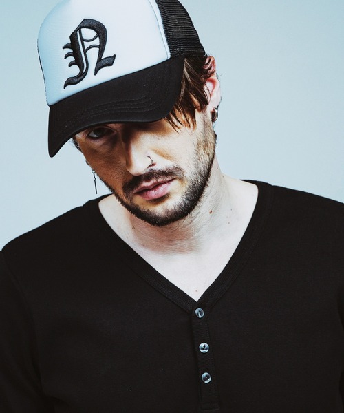 NO ID.(ノーアイディ)の「【NO ID.】Initial Embroidery Cap / イニシャル エンブロイダリー キャップ(キャップ・メンズ・ブラック/ホワイト・ONE SIZE)」の17枚目の写真