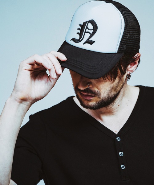 NO ID.(ノーアイディ)の「【NO ID.】Initial Embroidery Cap / イニシャル エンブロイダリー キャップ(キャップ・メンズ・ブラック/ホワイト・ONE SIZE)」の19枚目の写真