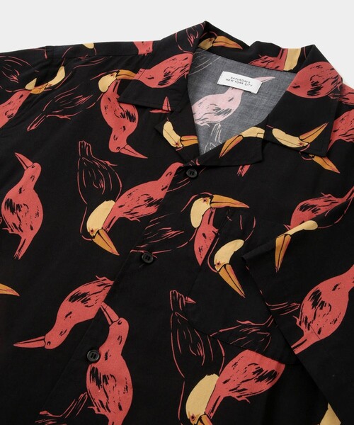 Saturdays NYC(サタデーズ ニューヨークシティ )の「Canty Open Collar Bird Printed SS Shirt(シャツ/ブラウス・メンズ・イエロー/ブラック・L/M/S/XL/X-SMALL)」の21枚目の写真