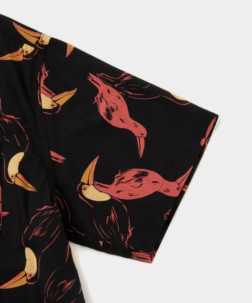 Saturdays NYC(サタデーズ ニューヨークシティ )の「Canty Open Collar Bird Printed SS Shirt(シャツ/ブラウス・メンズ・イエロー/ブラック・L/M/S/XL/X-SMALL)」の16枚目の写真