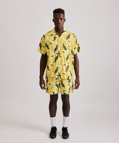 Saturdays NYC(サタデーズ ニューヨークシティ )の「Canty Open Collar Bird Printed SS Shirt(シャツ/ブラウス・メンズ・イエロー/ブラック・L/M/S/XL/X-SMALL)」の13枚目の写真