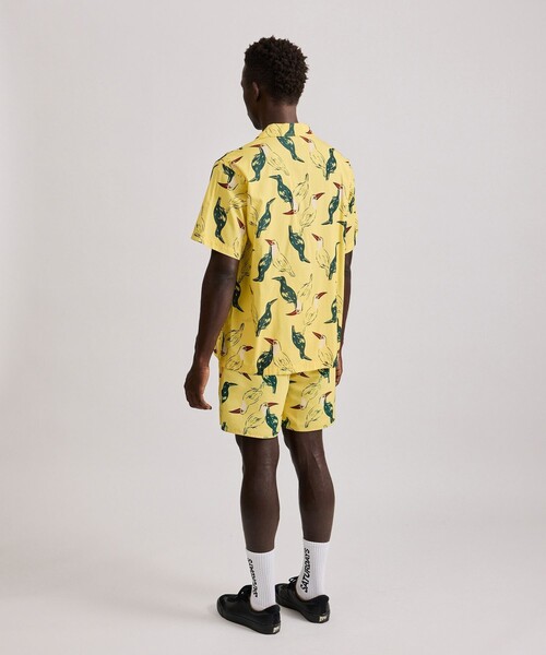 Saturdays NYC(サタデーズ ニューヨークシティ )の「Canty Open Collar Bird Printed SS Shirt(シャツ/ブラウス・メンズ・イエロー/ブラック・L/M/S/XL/X-SMALL)」の11枚目の写真