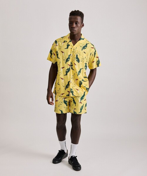 Saturdays NYC(サタデーズ ニューヨークシティ )の「Canty Open Collar Bird Printed SS Shirt(シャツ/ブラウス・メンズ・イエロー/ブラック・L/M/S/XL/X-SMALL)」の7枚目の写真