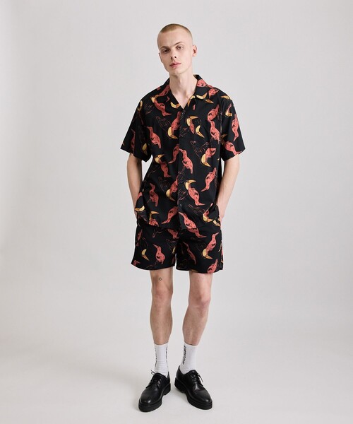 Saturdays NYC(サタデーズ ニューヨークシティ )の「Canty Open Collar Bird Printed SS Shirt(シャツ/ブラウス・メンズ・イエロー/ブラック・L/M/S/XL/X-SMALL)」の4枚目の写真
