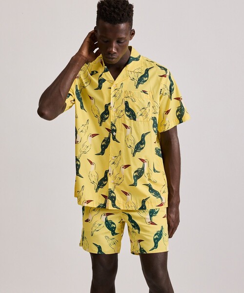 Saturdays NYC(サタデーズ ニューヨークシティ )の「Canty Open Collar Bird Printed SS Shirt(シャツ/ブラウス・メンズ・イエロー/ブラック・L/M/S/XL/X-SMALL)」の3枚目の写真