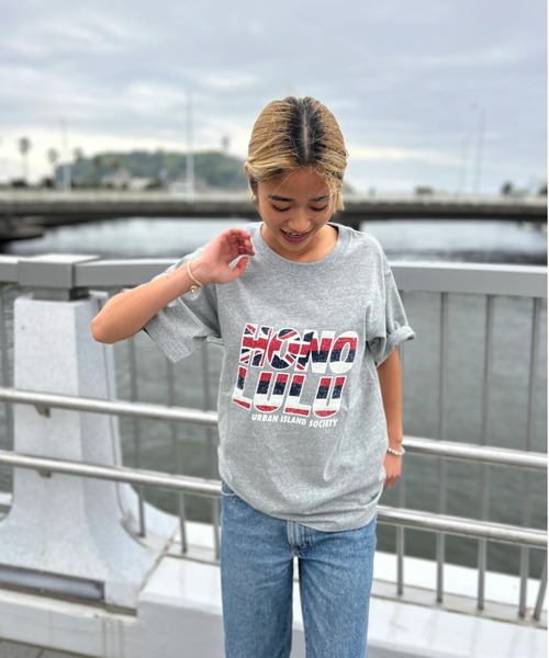 URBAN ISLAND SOCIETY(アーバンアイランドソサエティ)の「【URBAN ISLAND SOCIETY/アーバンアイランドソサエティ】HAWAII FLAG HONOLULU S/S TEE / ホノルルプリント半袖T-シャツ(Tシャツ/カットソー・メンズ・ホワイト/ネイビー/グレー・SMALL/MEDIUM/LARGE/X-LARGE)」の7枚目の写真