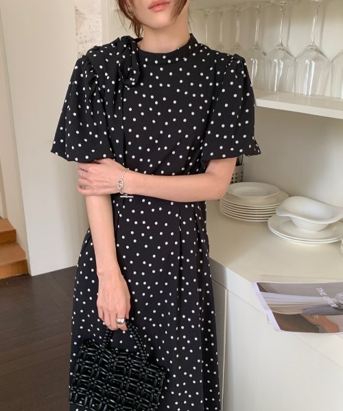 FREE STYLISTS(フリー スタイリスト)の「YUGA_YGMC Polka dot puff sleeve dress(ワンピース・レディース・ホワイト/ブラック・FREE)」の1枚目の写真