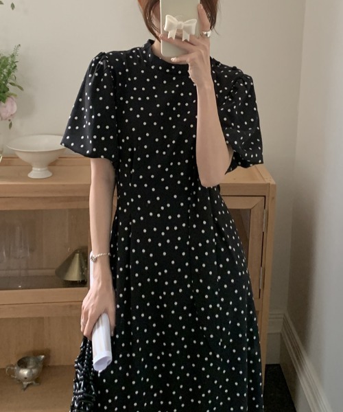 FREE STYLISTS(フリー スタイリスト)の「YUGA_YGMC Polka dot puff sleeve dress(ワンピース・レディース・ホワイト/ブラック・FREE)」の9枚目の写真