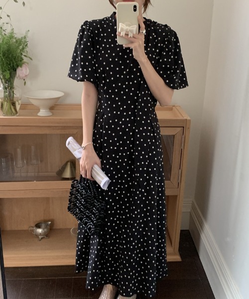 FREE STYLISTS(フリー スタイリスト)の「YUGA_YGMC Polka dot puff sleeve dress(ワンピース・レディース・ホワイト/ブラック・FREE)」の8枚目の写真