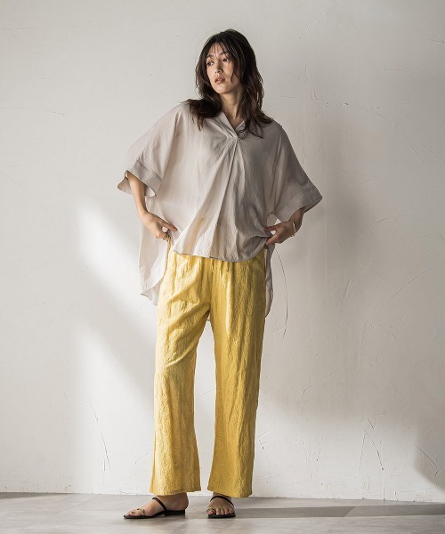 MAYSON GREY(メイソングレイ)の「シアー楊柳バックタックスキッパーブラウス≪手洗い可能≫(シャツ/ブラウス・レディース・ベージュ/ブラック/ブルー/レッド/ブラウン・M)」の6枚目の写真